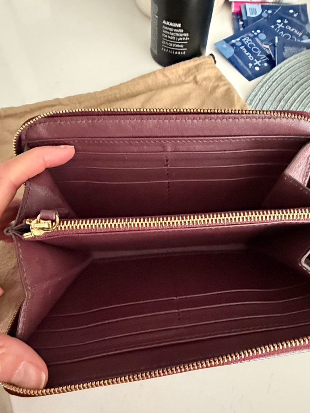 Burberry Two-Tone Check Zip Wallet in Burgundy and Beige - Picture 3 of 4